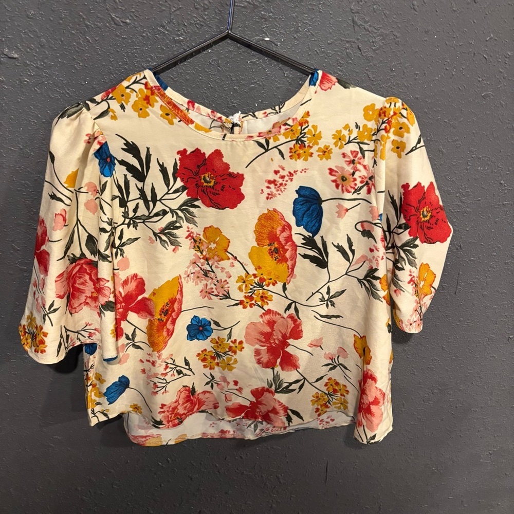 Women's SHEIN Cream Floral Blouse